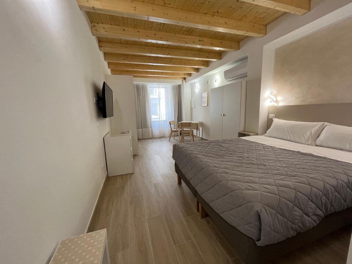 Anfite Apartments Santa Maria Дезенцано-дель-Гарда Экстерьер фото